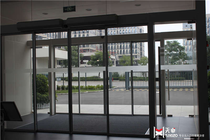 西安宝马<a href=https://xinghuofengchuan.com/4s/ target=_blank class=infotextkey>4S店自动门</a>